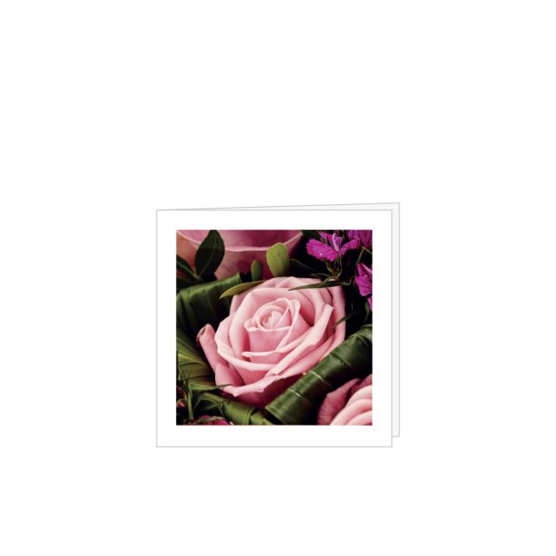 Kort lyserd rose m/kuvert 8 * 8 cm. 25 stk.